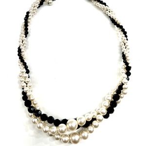 Black and Cream Pearl Twisted Necklace